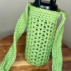 Green Crochet Water Bottle Holder
